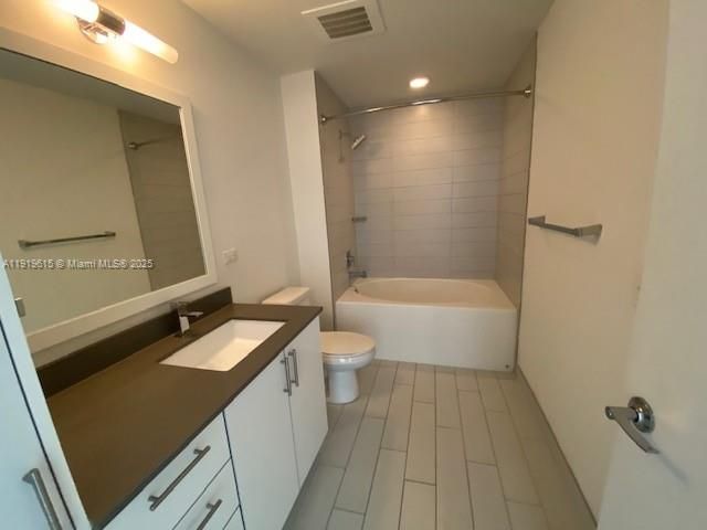 999 SW 1 AV 3214, Miami, FL 33130