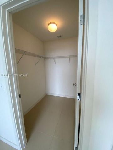 999 SW 1 AV 3214, Miami, FL 33130