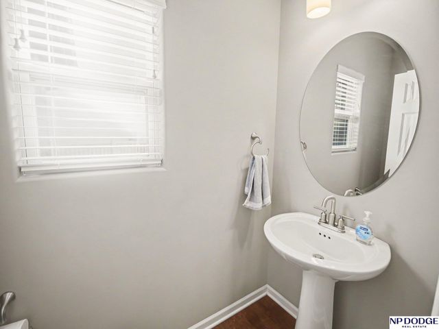 16911 Cary Street, Omaha, NE 68136
