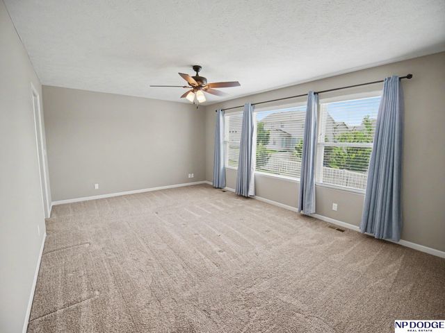 16911 Cary Street, Omaha, NE 68136