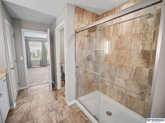16911 Cary Street, Omaha, NE 68136