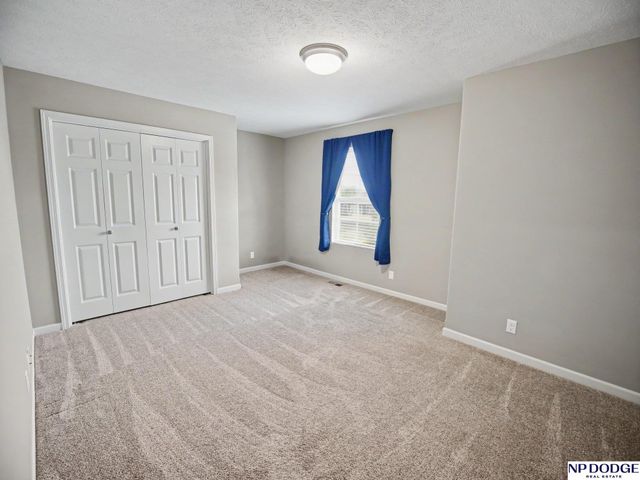 16911 Cary Street, Omaha, NE 68136