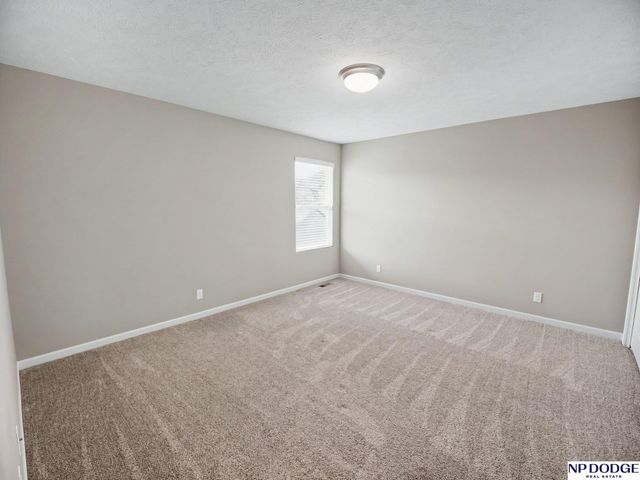 16911 Cary Street, Omaha, NE 68136