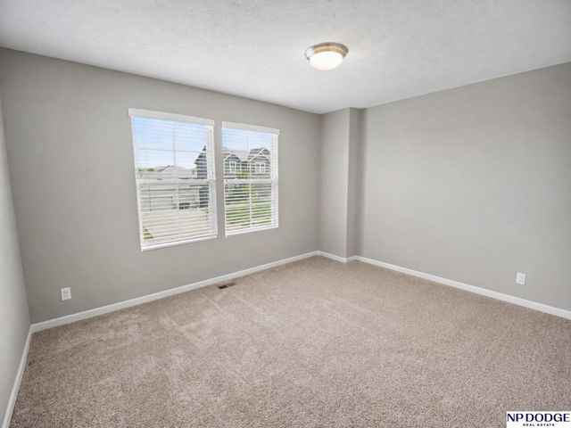 16911 Cary Street, Omaha, NE 68136
