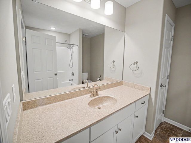 16911 Cary Street, Omaha, NE 68136