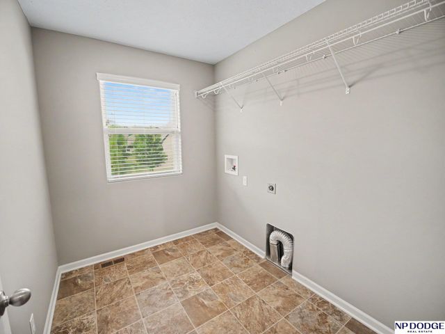 16911 Cary Street, Omaha, NE 68136