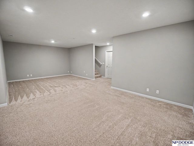 16911 Cary Street, Omaha, NE 68136