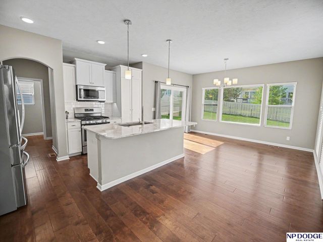 16911 Cary Street, Omaha, NE 68136