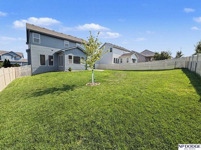 16911 Cary Street, Omaha, NE 68136