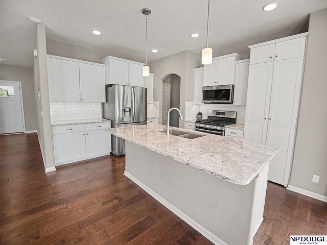 16911 Cary Street, Omaha, NE 68136