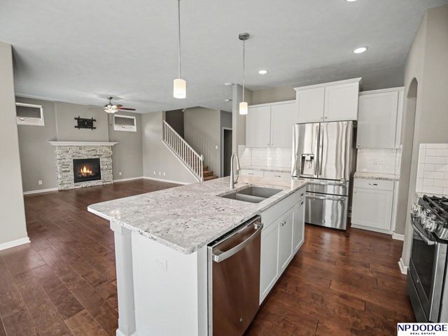 16911 Cary Street, Omaha, NE 68136
