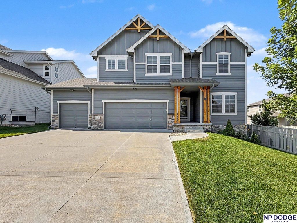 16911 Cary Street, Omaha, NE 68136