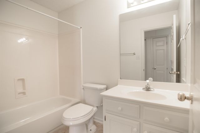 105 CENTER SPRINGS DR, Collierville, TN 38017