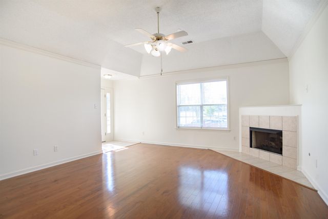 105 CENTER SPRINGS DR, Collierville, TN 38017