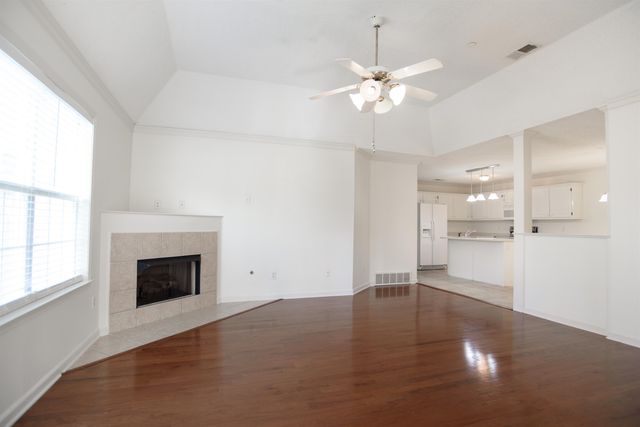 105 CENTER SPRINGS DR, Collierville, TN 38017