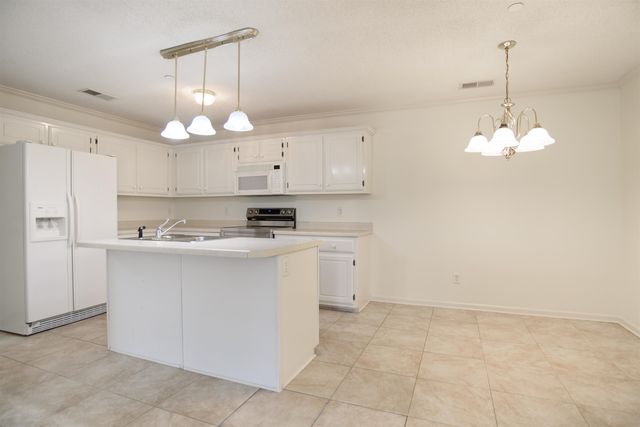 105 CENTER SPRINGS DR, Collierville, TN 38017