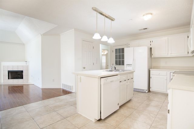 105 CENTER SPRINGS DR, Collierville, TN 38017
