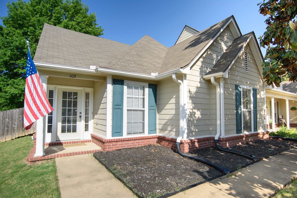 105 CENTER SPRINGS DR, Collierville, TN 38017