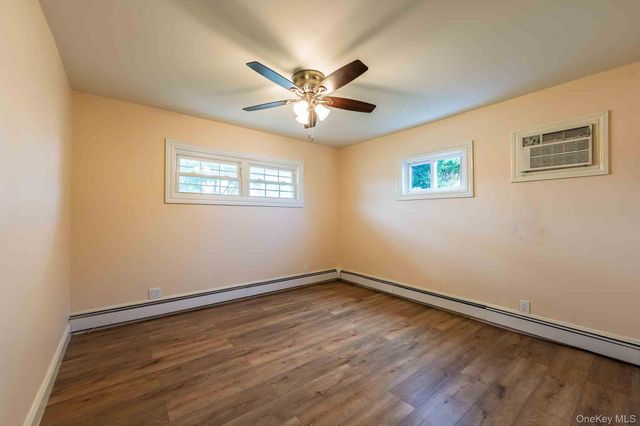 27 Park Lane, Bethpage, NY 11714