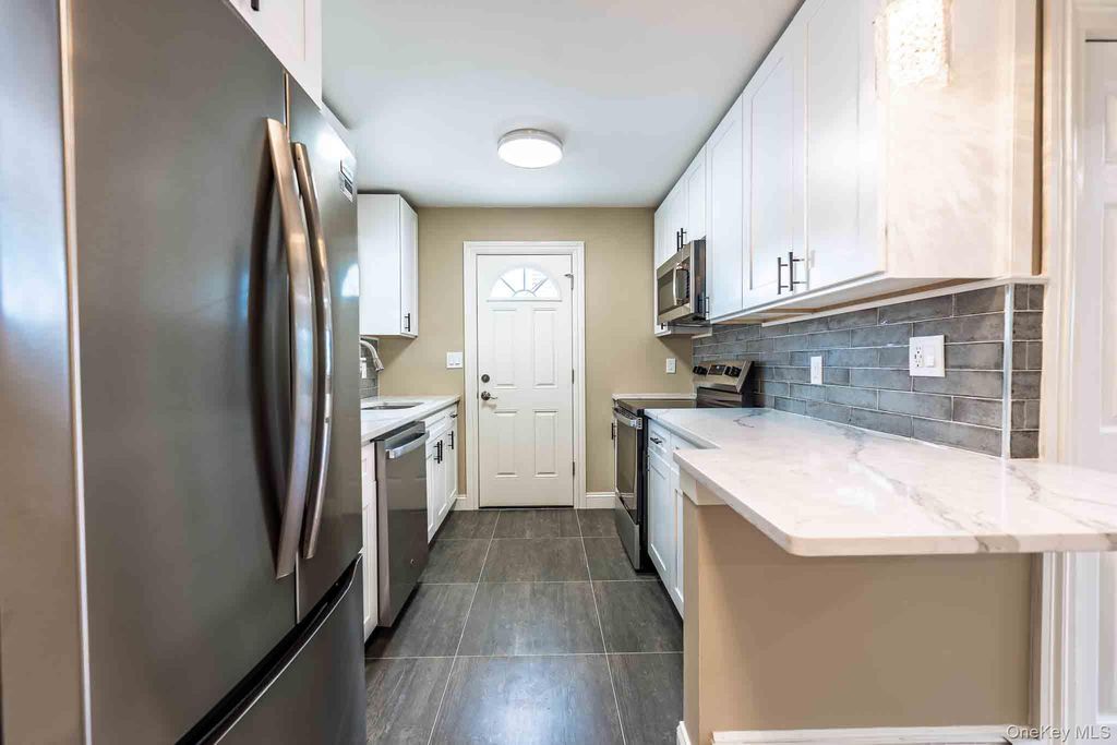 27 Park Lane, Bethpage, NY 11714 — photo 4