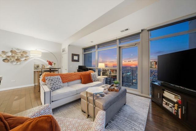 303 W Ohio Street 3502, Chicago, IL 60654