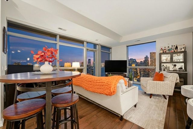 303 W Ohio Street 3502, Chicago, IL 60654