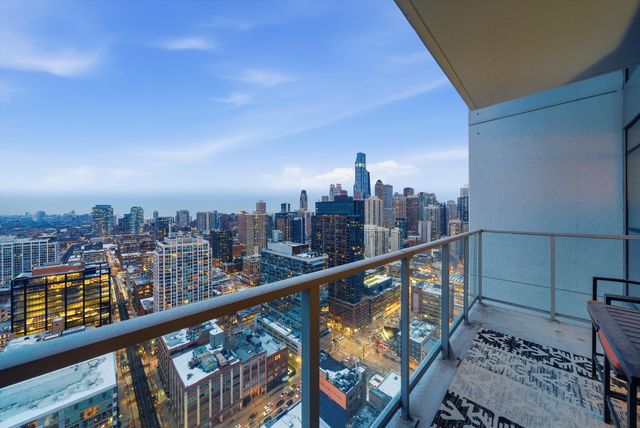 303 W Ohio Street 3502, Chicago, IL 60654