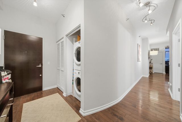 303 W Ohio Street 3502, Chicago, IL 60654