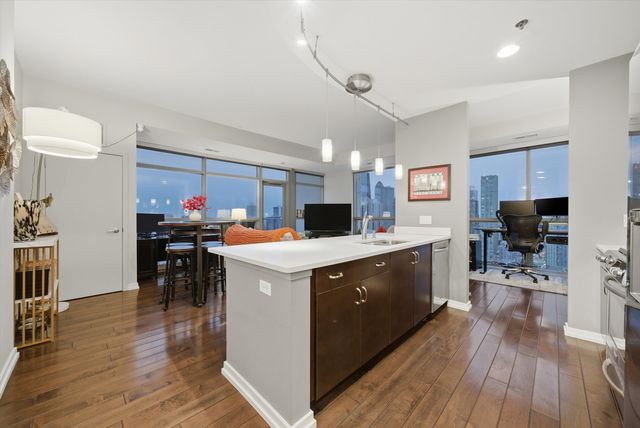 303 W Ohio Street 3502, Chicago, IL 60654