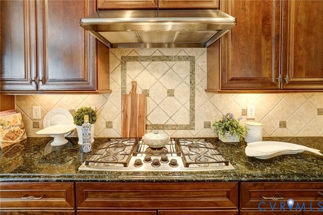 504 Hunt Field Rd, Manakin Sabot, VA 23103