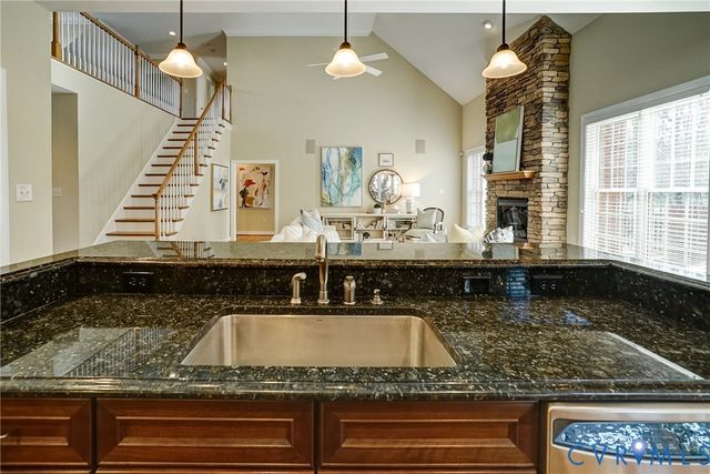 504 Hunt Field Rd, Manakin Sabot, VA 23103