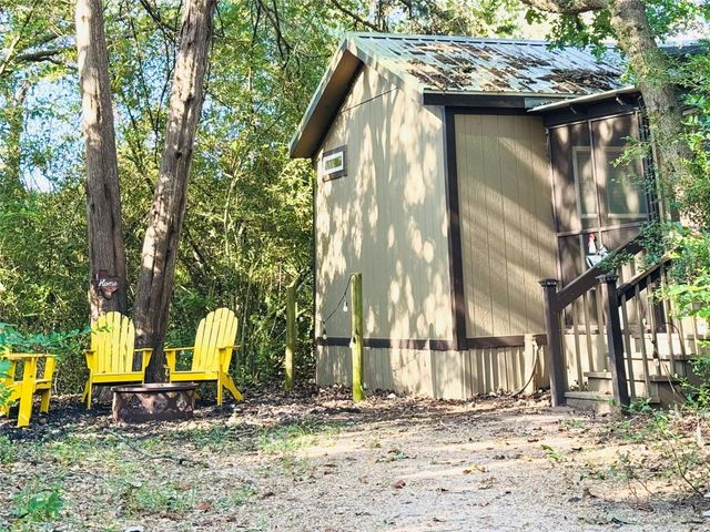 1760 County Road 215, Weimar, TX 78962