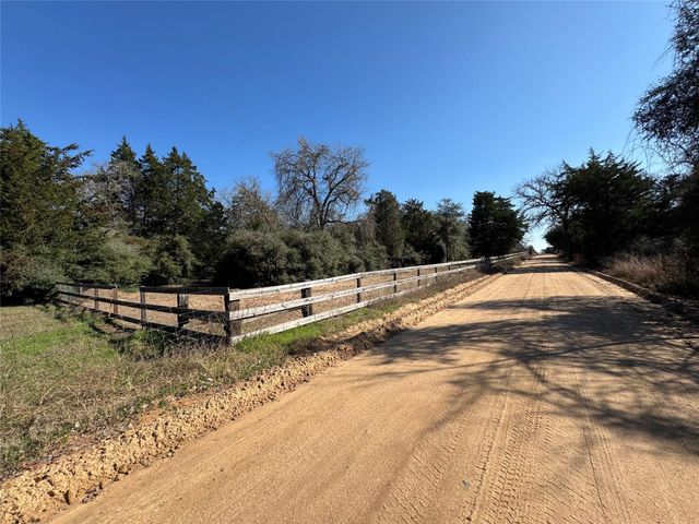 1760 County Road 215, Weimar, TX 78962
