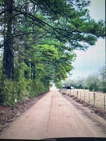 1760 County Road 215, Weimar, TX 78962