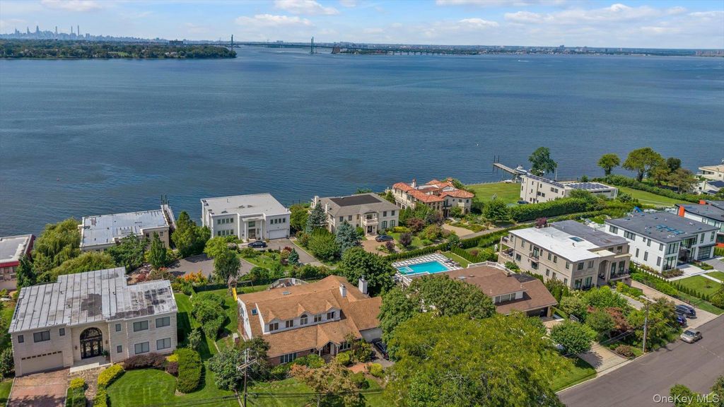 120 Gristmill Lane, Great Neck, NY 11023 — exterior