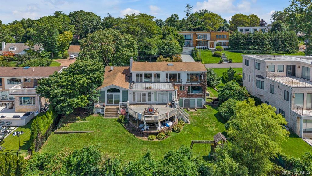 120 Gristmill Lane, Great Neck, NY 11023 — photo 2