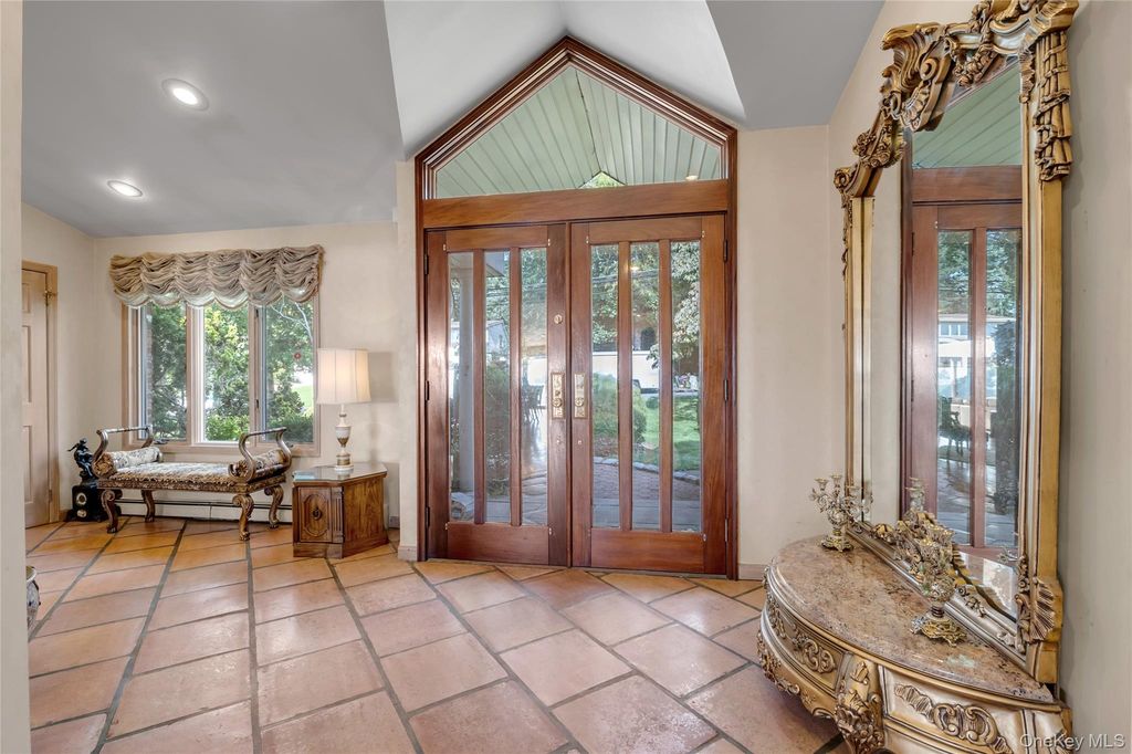 120 Gristmill Lane, Great Neck, NY 11023 — photo 5