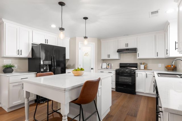 14 Square Deal Road, Belen, NM 87002
