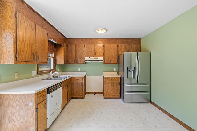 57 GREENBRIAR LN, Stuarts Draft, VA 24477