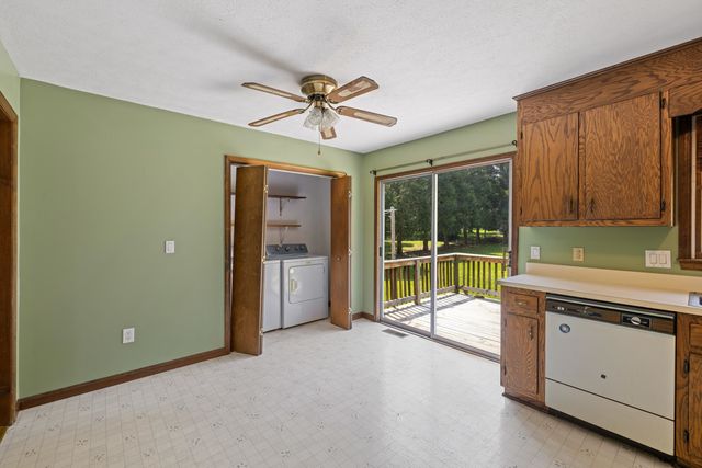 57 GREENBRIAR LN, Stuarts Draft, VA 24477