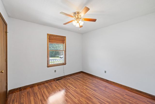 57 GREENBRIAR LN, Stuarts Draft, VA 24477