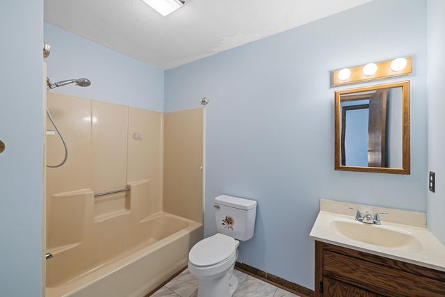 57 GREENBRIAR LN, Stuarts Draft, VA 24477