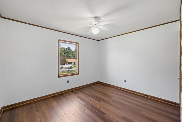 57 GREENBRIAR LN, Stuarts Draft, VA 24477