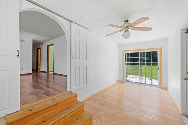 57 GREENBRIAR LN, Stuarts Draft, VA 24477