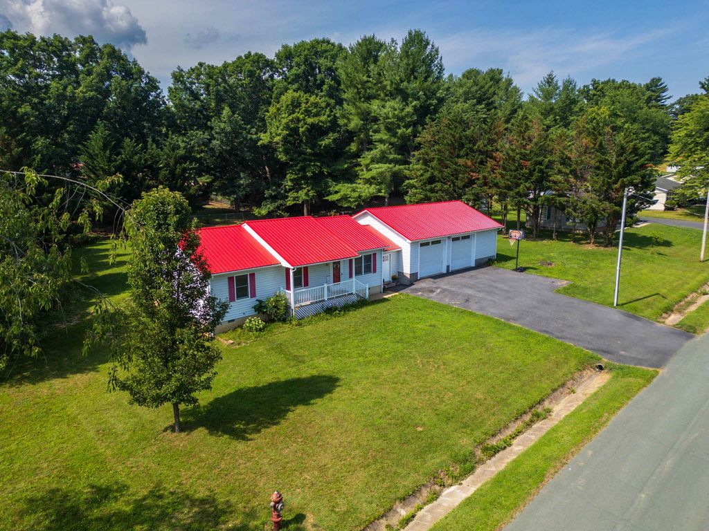 57 GREENBRIAR LN, Stuarts Draft, VA 24477