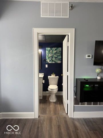 230 E 9th Street 406, Indianapolis, IN 46204