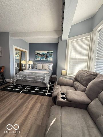 230 E 9th Street 406, Indianapolis, IN 46204