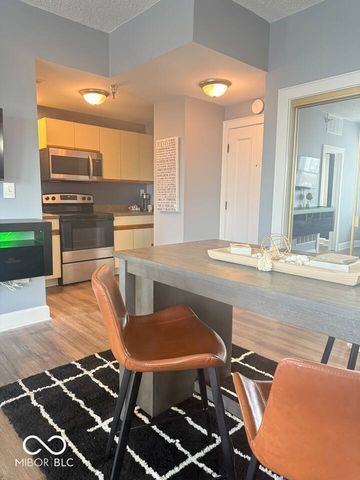 230 E 9th Street 406, Indianapolis, IN 46204