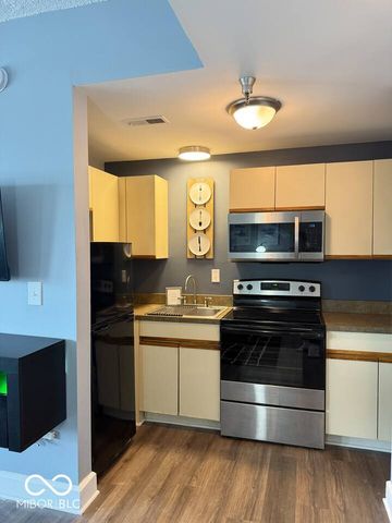 230 E 9th Street 406, Indianapolis, IN 46204