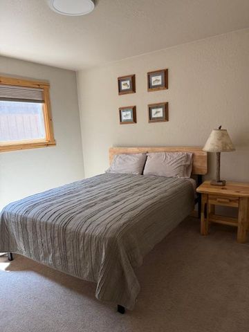 814 Capistrano Ave, South Lake Tahoe, CA 96150